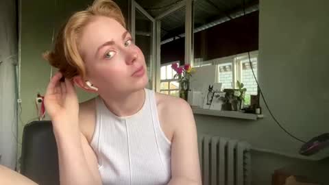 Oksana online show from June 4, 2026, 4:24 pm