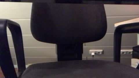 moma1111 online show from January 17, 2026, 8:23 pm