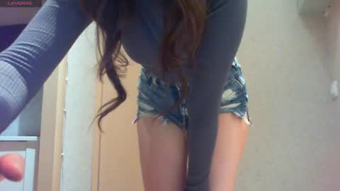 Snapshot of momentbeforedown chatting on February 28, 2026, 12:11 am Hailey online show from February 28, 2026, 12:11 am