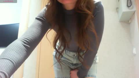 Snapshot of momentbeforedown chatting on March 1, 2026, 8:33 pm Hailey online show from March 1, 2026, 8:33 pm