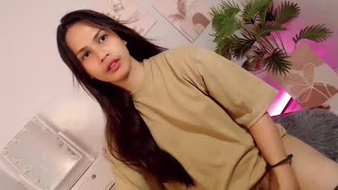 MOMIKHEM online show from September 19, 2025, 7:32 am