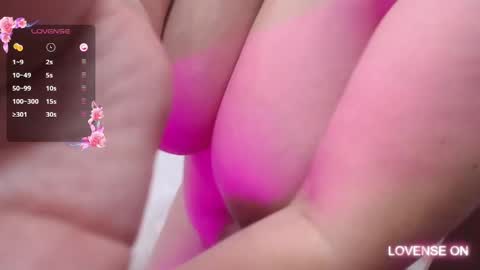 Snapshot of mommyissuess_ chatting on March 7, 2025, 2:15 am Daphne  online show from March 7, 2025, 2:15 am