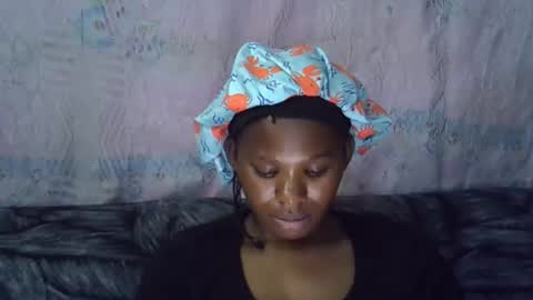 Snapshot of momsdoll chatting on February 23, 2026, 12:02 pm momsdoll online show from February 23, 2026, 12:02 pm