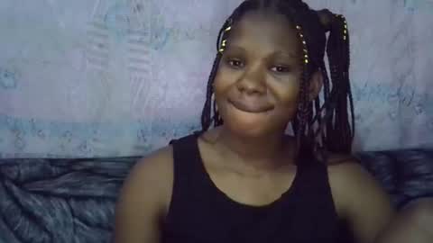 momsdoll online show from April 12, 2026, 5:23 am