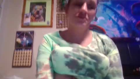 Snapshot of momx4 chatting on April 5, 2026, 3:36 am momx4 online show from April 5, 2026, 3:36 am