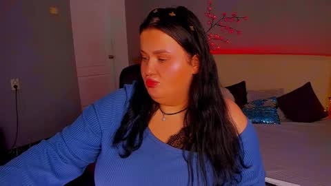 Monica online show from November 26, 2025, 1:23 pm