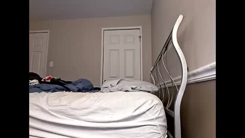 moneyboysaveg548 online show from February 18, 2026, 12:01 pm