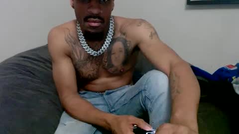 Snapshot of moneymanboy chatting on October 6, 2025, 7:44 pm 11nchmonster online show from October 6, 2025, 7:44 pm