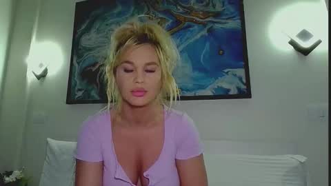 Monica online show from April 15, 2026, 3:13 am