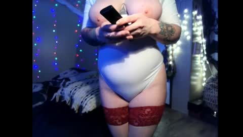 Snapshot of monica_lily chatting on February 4, 2025, 8:38 pm Monica online show from February 4, 2025, 8:38 pm