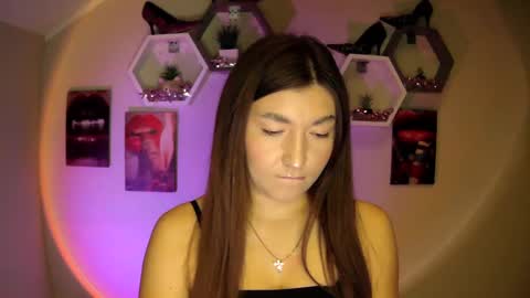 sweet girl and shine body online show from October 1, 2025, 6:41 am