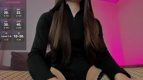 monicastark_ online show from December 25, 2024, 5:26 am