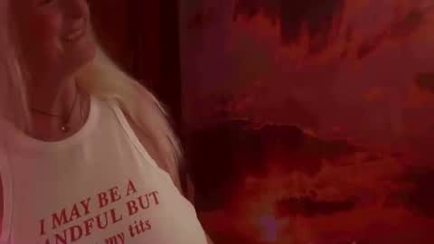 Monika    online show from October 4, 2025, 1:25 am