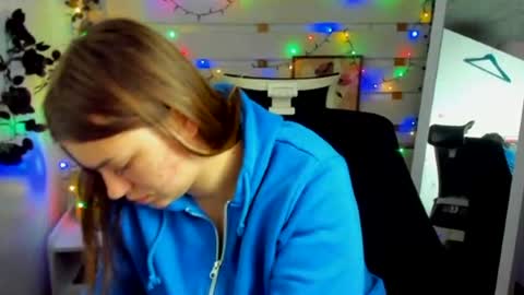 Monika online show from April 15, 2026, 1:18 pm