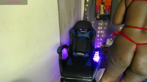 monique78854192 online show from May 9, 2026, 5:01 am