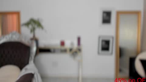 Alessia online show from September 22, 2025, 1:57 pm