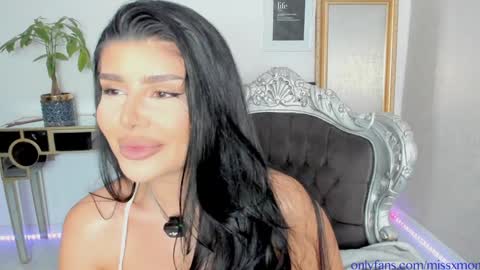 Alessia online show from October 3, 2025, 9:45 pm