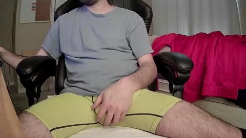 Snapshot of monkey_4u chatting on February 12, 2025, 3:27 pm monkey_4u online show from February 12, 2025, 3:27 pm