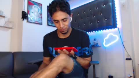 simon dice online show from February 24, 2025, 4:05 am