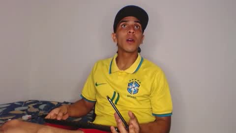 Snapshot of monkey_uchiha77 chatting on December 1, 2025, 11:10 pm simon dice online show from December 1, 2025, 11:10 pm