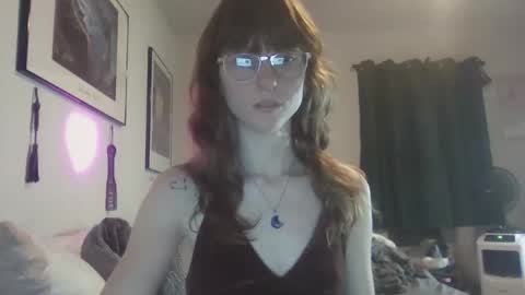 Snapshot of monkeygirl99 chatting on February 21, 2026, 4:35 am monkeygirl9 come play with me slut daddy bad spanking cute girl submissive online show from February 21, 2026, 4:35 am