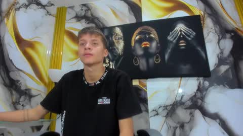 mono_blonde online show from October 1, 2025, 6:47 pm
