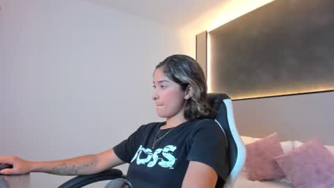 Snapshot of monserrat_blanco chatting on September 10, 2025, 2:33 am M O N S E  online show from September 10, 2025, 2:33 am