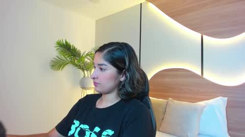 Snapshot of monserrat_blanco chatting on September 28, 2025, 2:17 am M O N S E  online show from September 28, 2025, 2:17 am