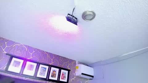   online show from December 21, 2025, 3:46 am