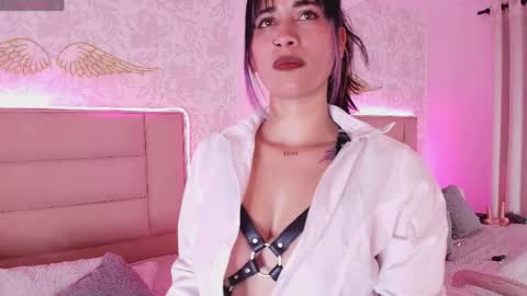 Adriana online show from April 20, 2026, 1:14 pm