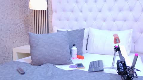 Snapshot of monserratpeter chatting on December 13, 2025, 10:15 pm MonserratPeter online show from December 13, 2025, 10:15 pm