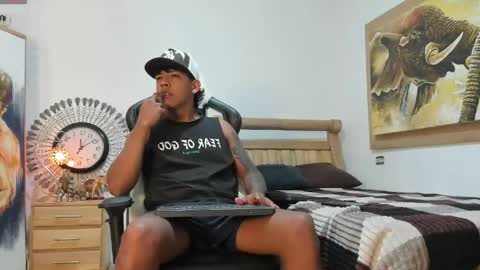 Snapshot of monsoon_the_best chatting on May 13, 2026, 3:04 am monsoon_the_best online show from May 13, 2026, 3:04 am
