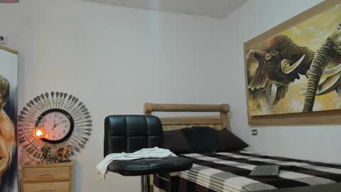 Snapshot of monsoon_the_best chatting on May 20, 2026, 3:02 am monsoon_the_best online show from May 20, 2026, 3:02 am