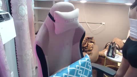 Snapshot of monstercockselfsuck chatting on September 18, 2025, 11:23 am ELYSE A SIMPLE GIRL online show from September 18, 2025, 11:23 am