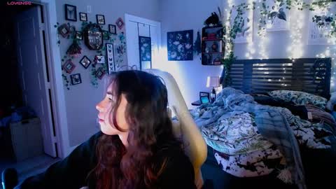 Lydia Mooney online show from February 11, 2025, 1:10 am