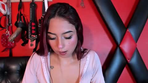 Monttserratt online show from October 21, 2025, 7:36 pm