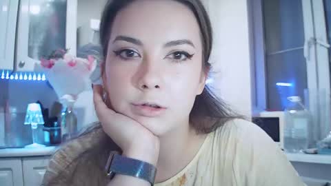 moodiemira online show from October 6, 2025, 3:09 pm