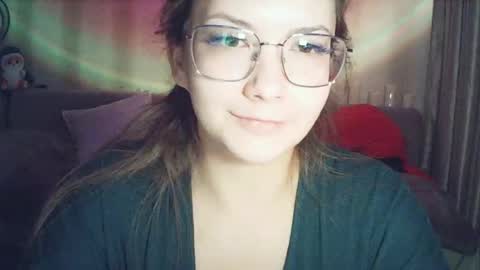 moodiemira online show from March 5, 2026, 2:51 am