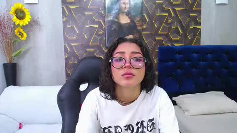 moon_and_fire_ online show from February 6, 2026, 5:01 am