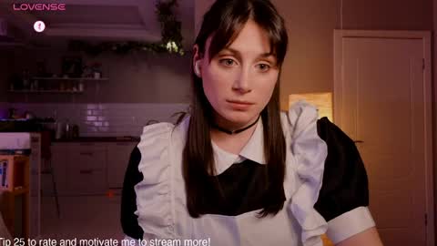 Luna  online show from April 3, 2026, 5:44 pm