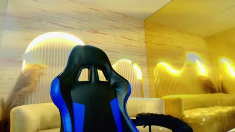 Moon online show from June 2, 2026, 12:40 pm