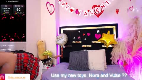 Snapshot of moon_water__ chatting on February 26, 2025, 5:17 pm Moon Water online show from February 26, 2025, 5:17 pm
