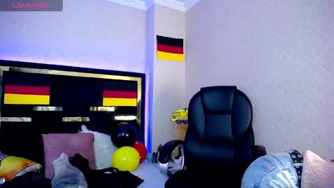 Snapshot of moon_water__ chatting on September 30, 2025, 11:48 am Moon Water online show from September 30, 2025, 11:48 am