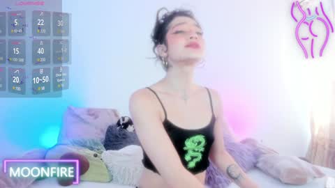 Snapshot of moonfiredance chatting on December 7, 2024, 5:42 pm Nicky online show from December 7, 2024, 5:42 pm