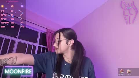 Snapshot of moonfiredance chatting on February 19, 2025, 6:33 am Nicky online show from February 19, 2025, 6:33 am