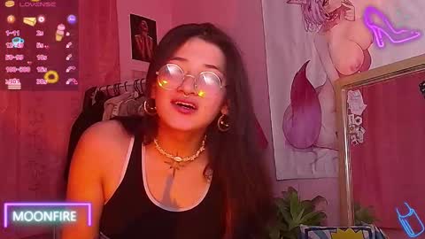 Snapshot of moonfiredance chatting on September 26, 2025, 7:34 am Nicky online show from September 26, 2025, 7:34 am