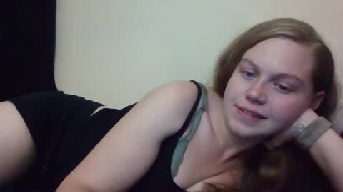 Snapshot of moongoddess16 chatting on June 9, 2026, 3:29 am Anastasia online show from June 9, 2026, 3:29 am