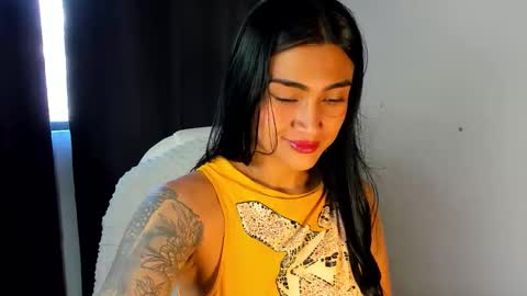 moonie_baddie31 online show from October 27, 2025, 8:57 pm