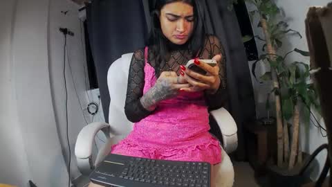 moonie_baddie31 online show from January 5, 2026, 11:41 pm