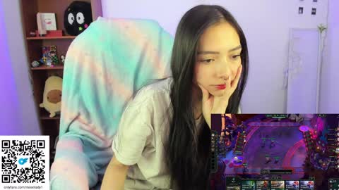 Snapshot of moonlady_ chatting on January 17, 2025, 11:07 pm MOON online show from January 17, 2025, 11:07 pm